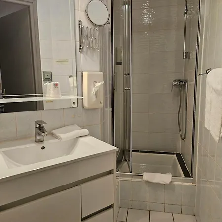 Logis Hotel-restaurant Le Val D'amby Отель 3*