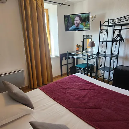 Отель Logis Hotel-restaurant Le Val D'amby Hieres-Sur-Amby