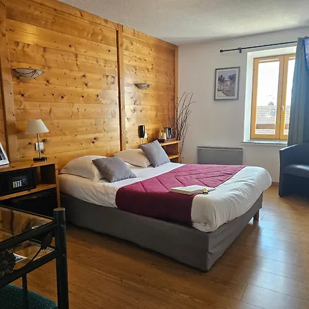 Logis Hotel-restaurant Le Val D'amby 3*