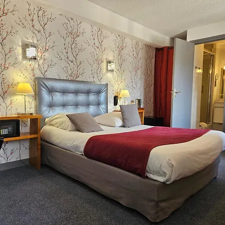 Logis Hotel-restaurant Le Val D'amby فندق 3*